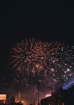  人间烟火中，爱意绵长无尽；郁葱新作《无穷爱》细腻动人。 影视小说