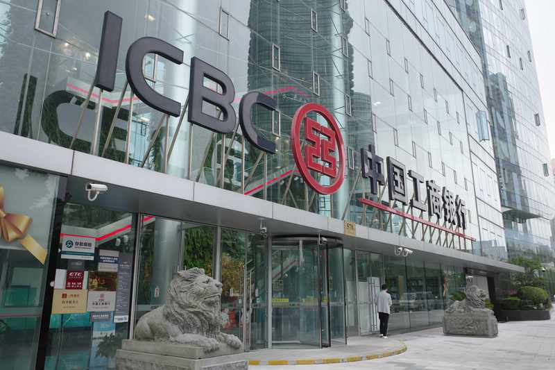  巨头博弈背后的算法重构：两家银行如何通过技术突围 IT技术