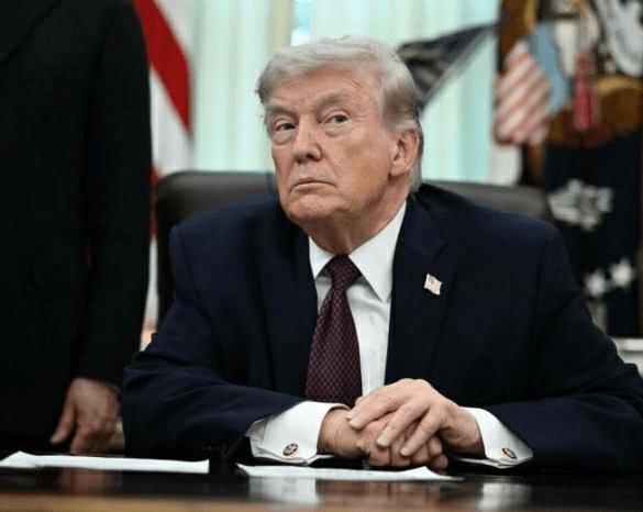  【技术复盘】以色列空袭伊朗深层战术解析：机场打击与石化设施摧毁的战略逻辑 新闻